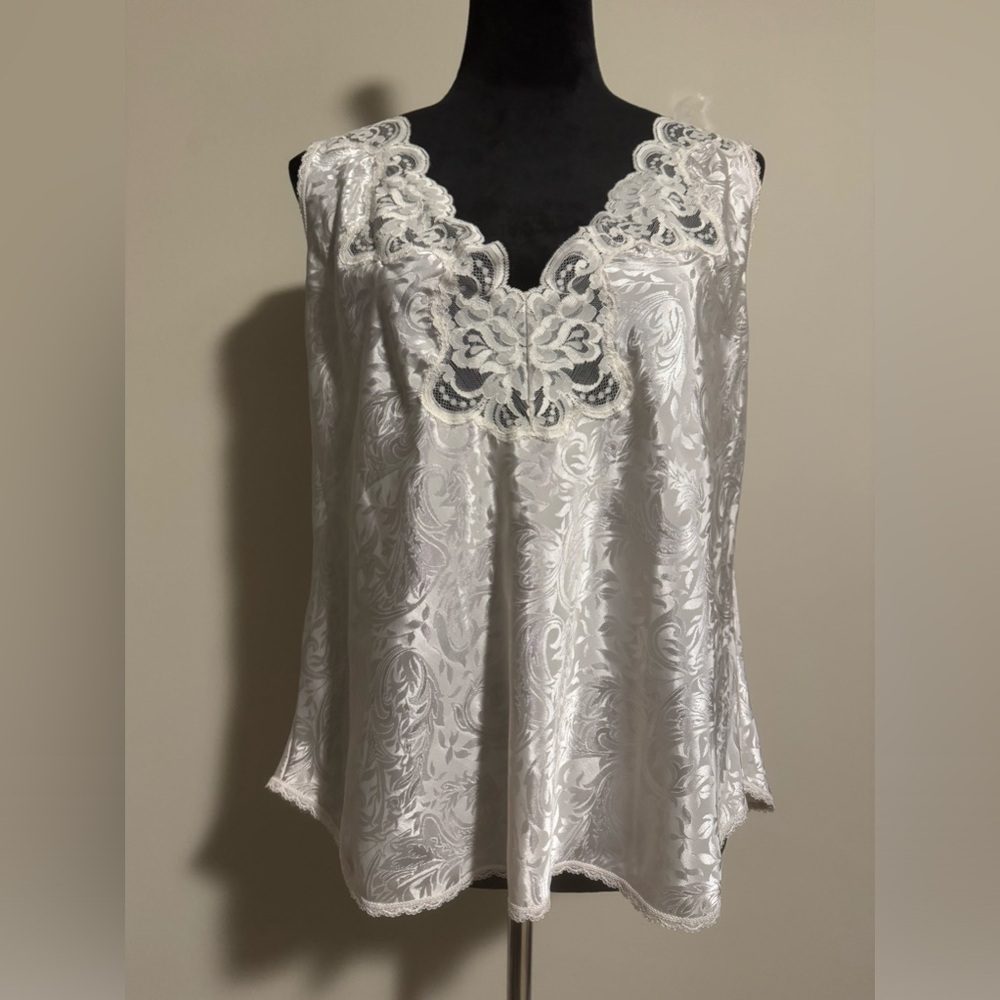 EUC Vintage Lucie Ann II White and Silver Floral Lace Lingerie Top size 44